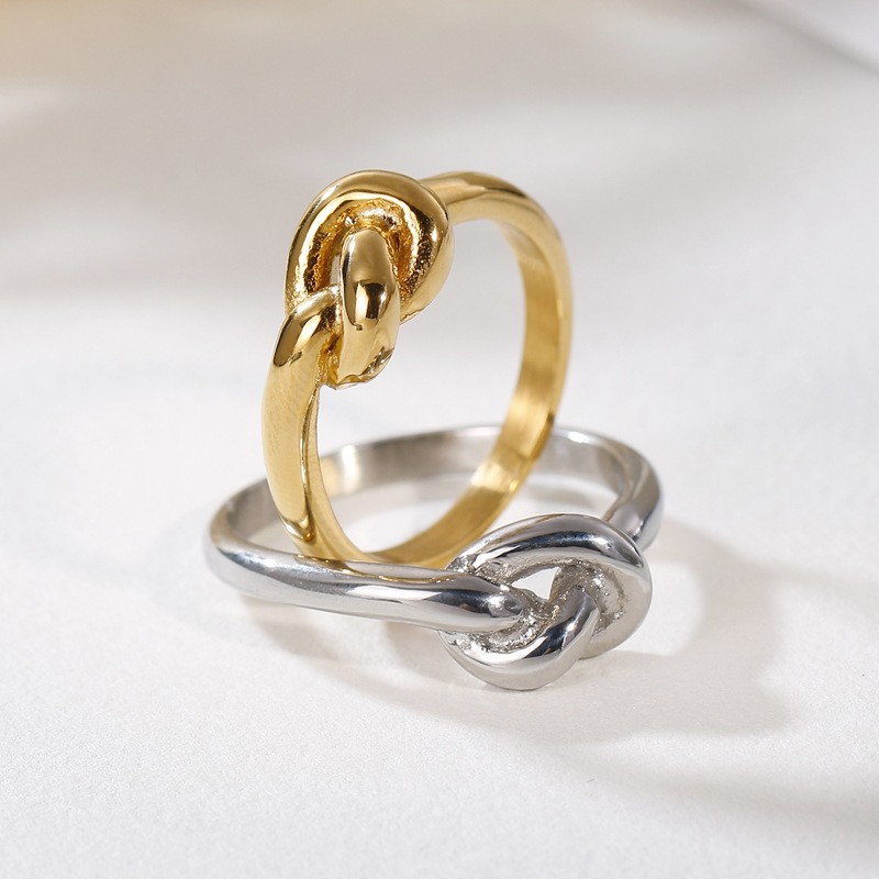 Knot Ring