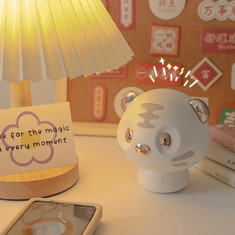Creative Cartoon White Tiger Bluetooth Speaker