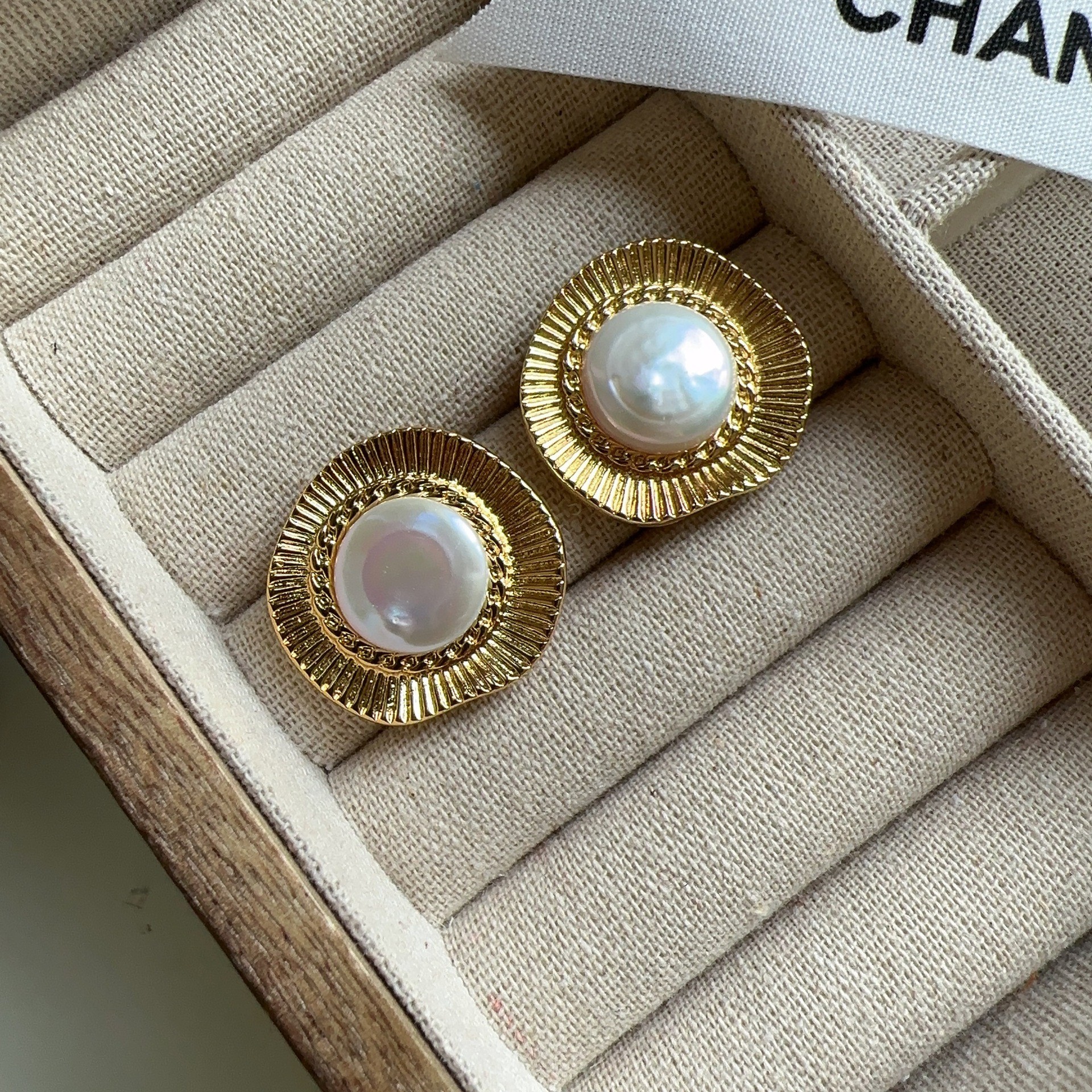 Fashion French Retro Simple Earrings For Women