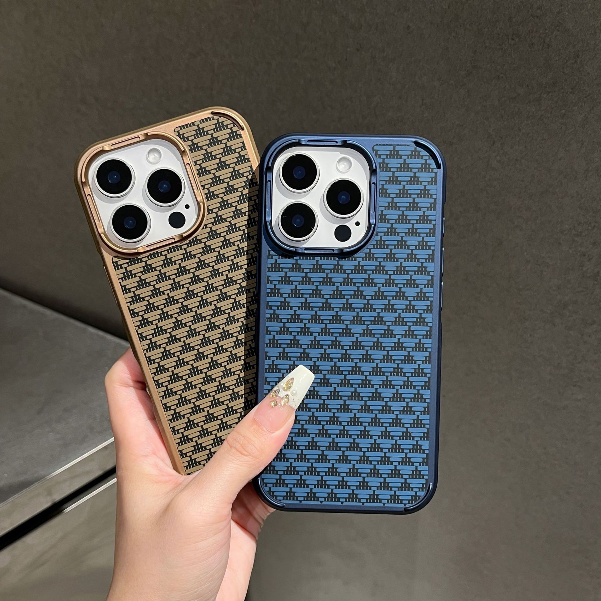 Carbon Fiber Magnetic Suction Shell With A Matte And Anti Drop Feel