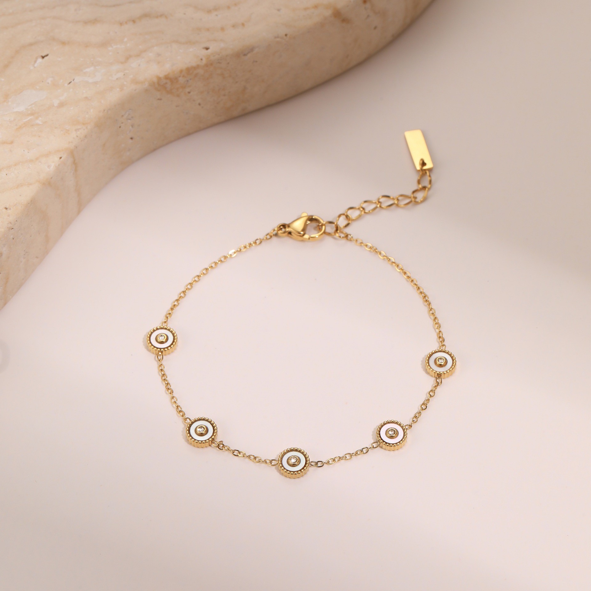 Light Luxury Fritillary Stainless Steel Bracelet 18K Gold Plating Exquisite Design Sense Ornament