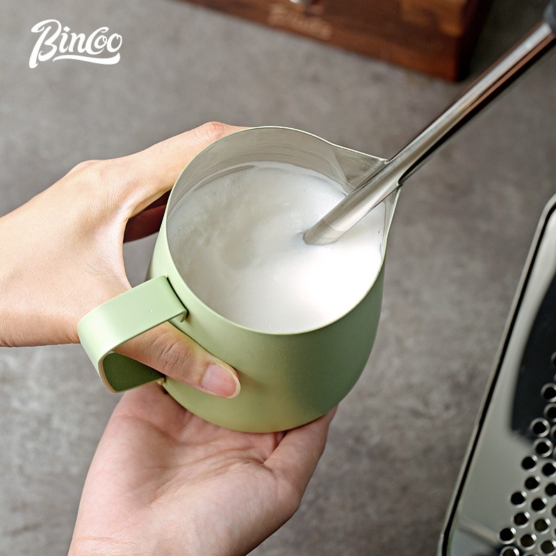 Bincoo Stainless Steel Milk Frothing Pitcher 600ml Professional Pouring Jug