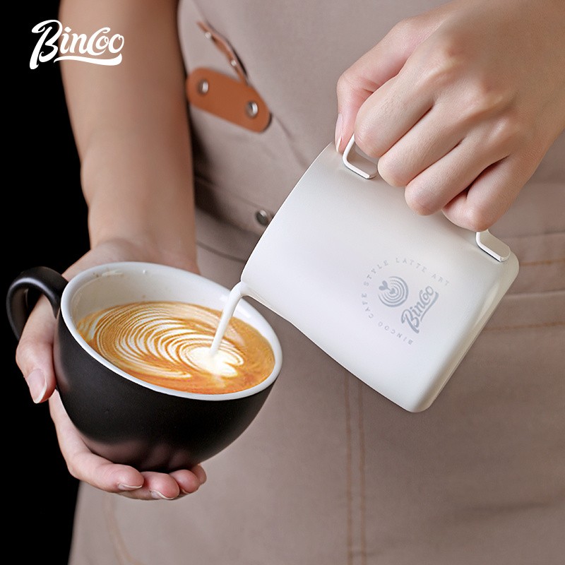 Bincoo Stainless Steel Milk Frothing Pitcher 600ml Professional Pouring Jug