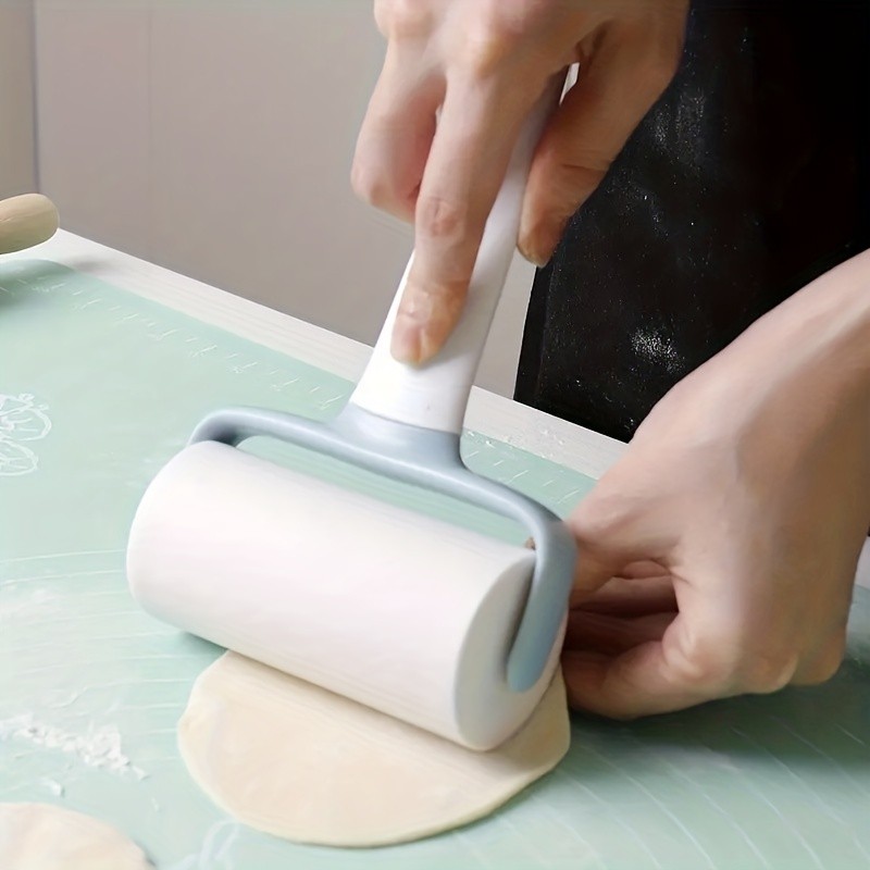 WIEZ Plastic T-Shaped Rolling Pin Easy-Grip Dough Roller for Pizza, Pies, Biscuits & Dumplings