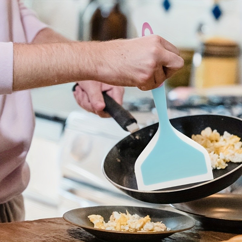 WIEZ Wide-Head Silicone Cooking Spatula Non-Stick Heat-Resistant Tool for Pancakes, Pizza, Steaks & Daily Cooking