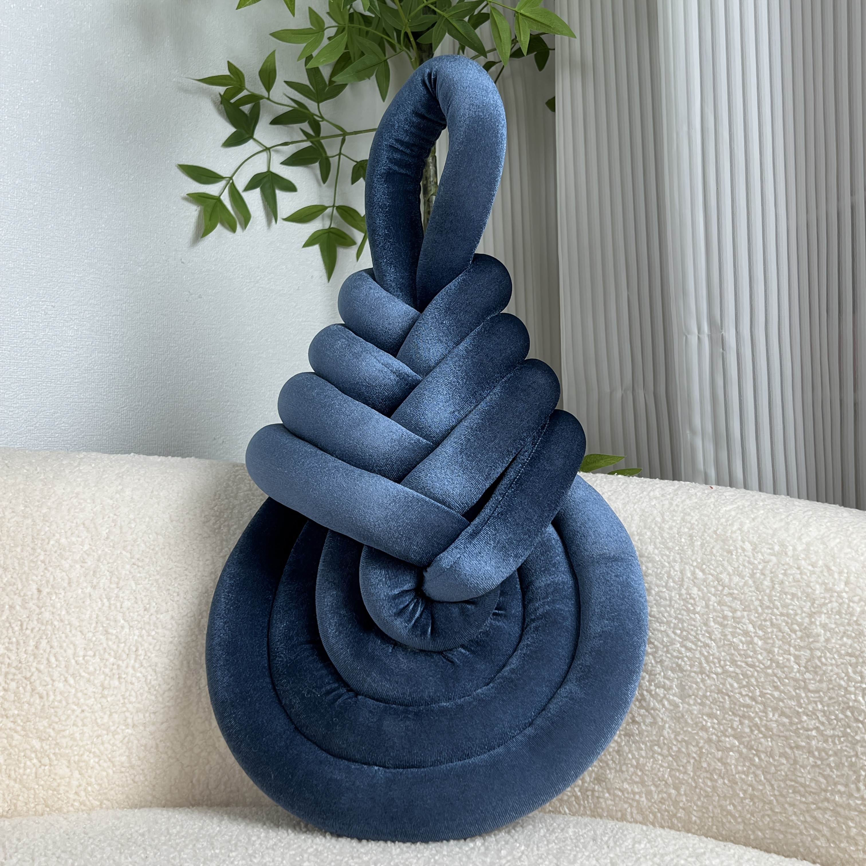 YLBKIKR Handwoven Plush Short-Hair Cushion Luxury Decorative Accent with Knot/Teardrop/Baroque Design for Sofa, Bed, and Chair