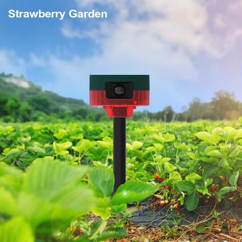 RUOCIN 360-Degree Solar Animal Repeller with 13 Built-In Effects and Recording Function