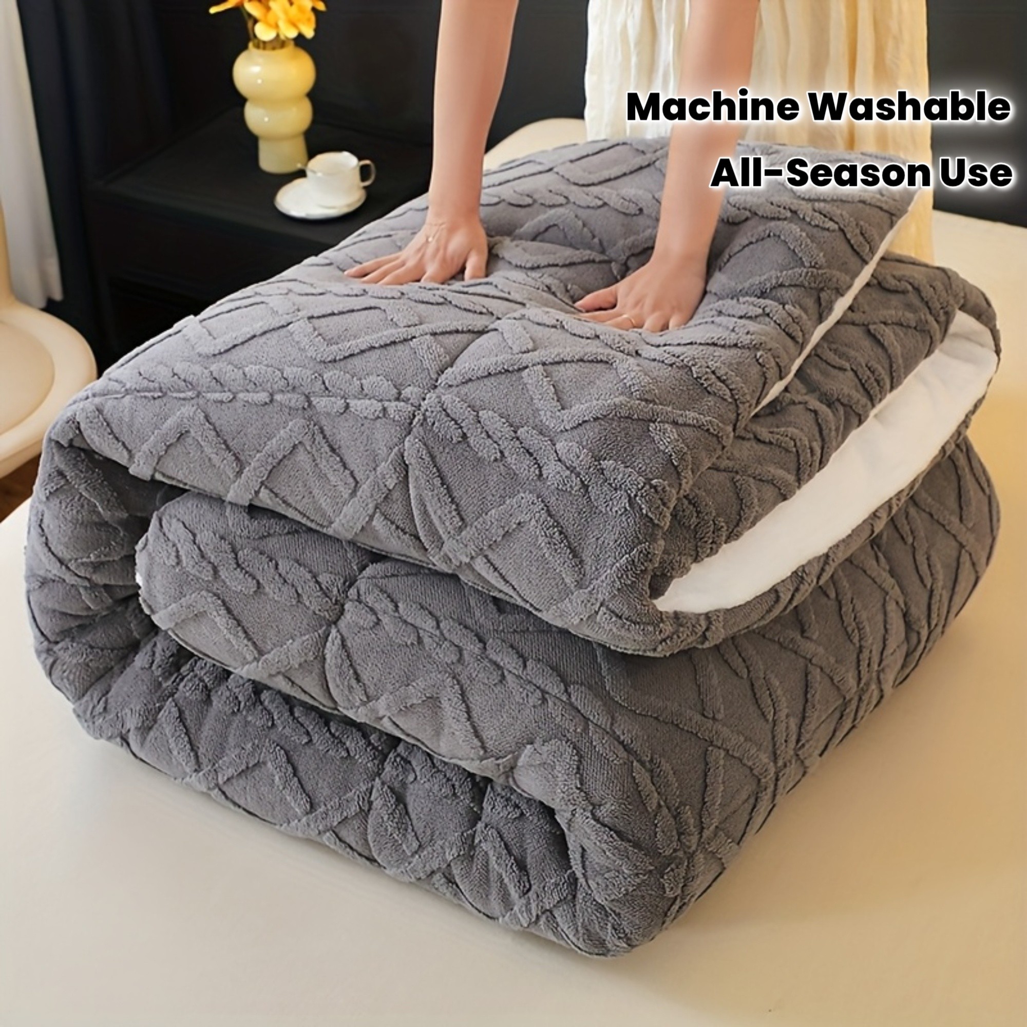 LIKON Warm Plush Fleece Winter Comforter | Luxury Thick Quilted Blanket with Soft Geometric Pattern, Ultra Cozy & Fade-Resistant