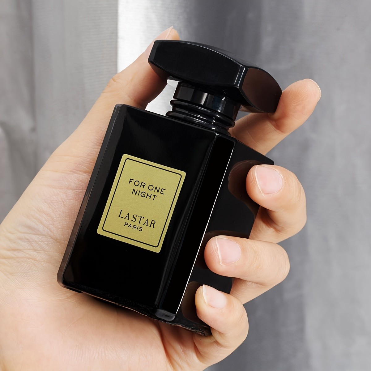 Premium Men's Perfume A Lasting Fragrance to Enhance Confidence and Charm