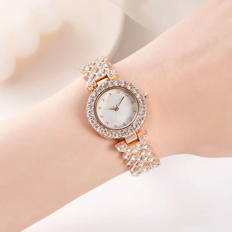 Simple Women's Quartz Watch Diamond Alloy