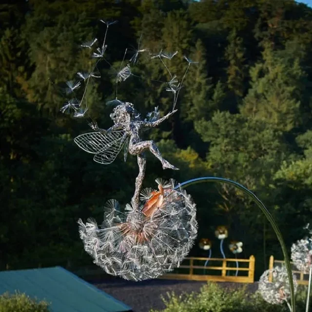 Wonderland-like Garden Decoration Art in 2024