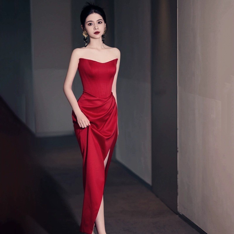 Fashion Bride Wine Red Engagement Wedding