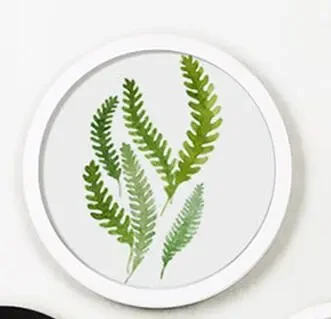 Simple And Modern Round Photo Frame
