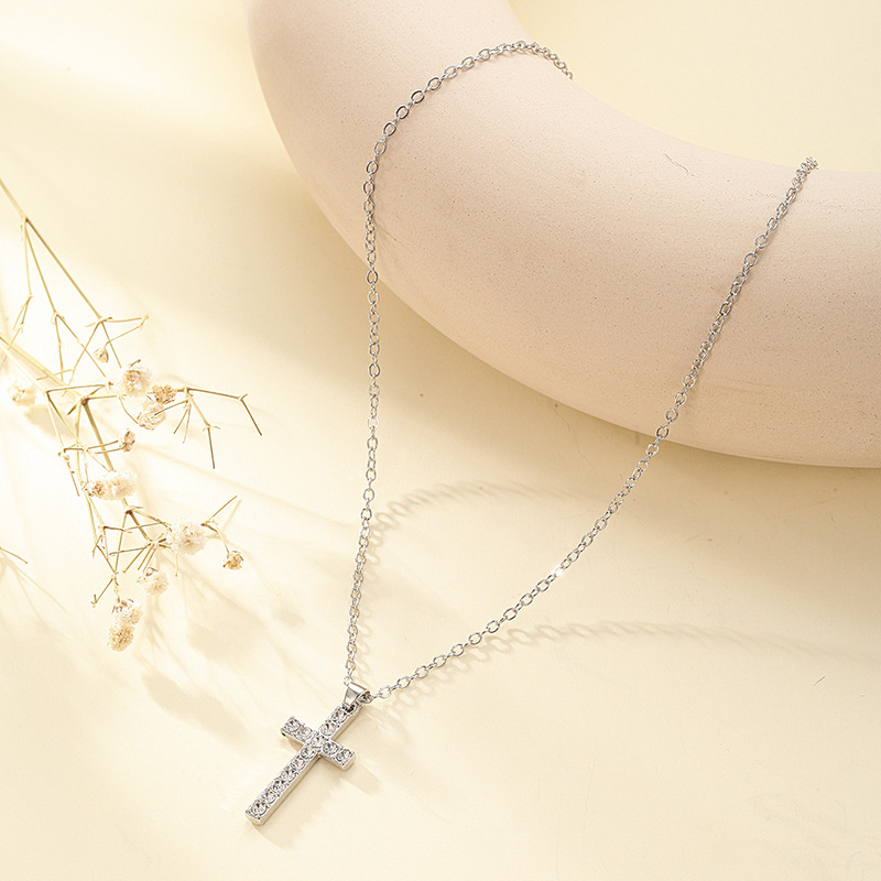 Hip Hop Men's And Women's Classic Accessories Diamond Cross Necklace Simple