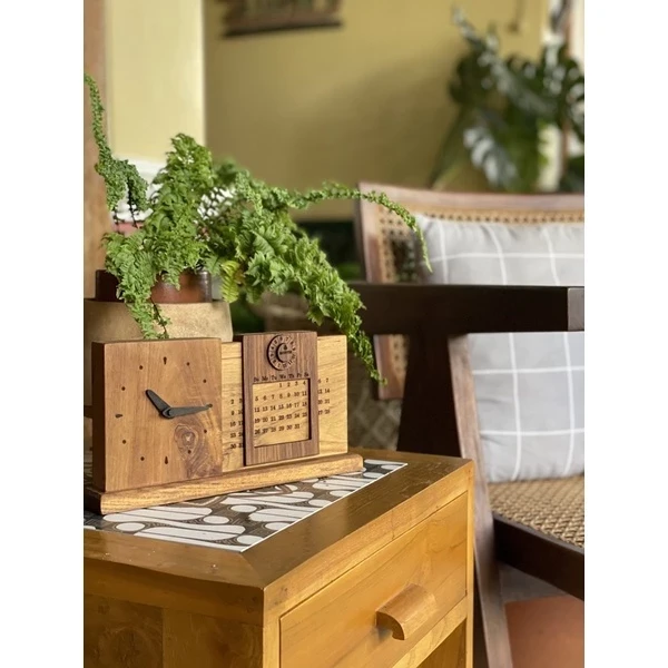 Complete Calendar Clock