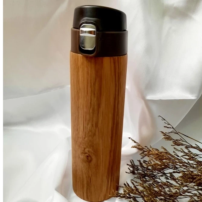 Aesthetic thermos and cup set made of teak wood coated with stainless steel