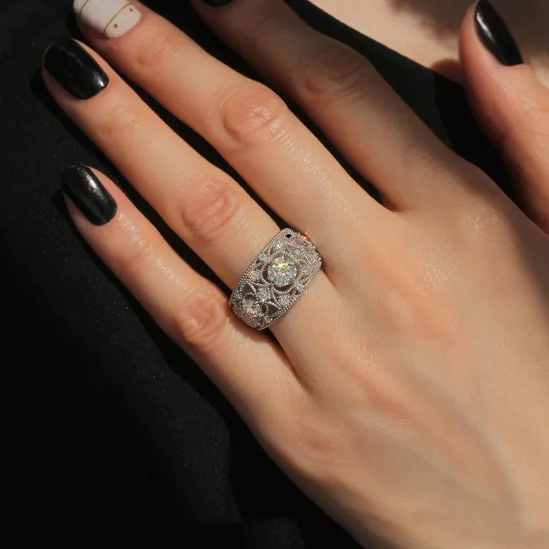 Retro Luxury Hollow Design Ring Women