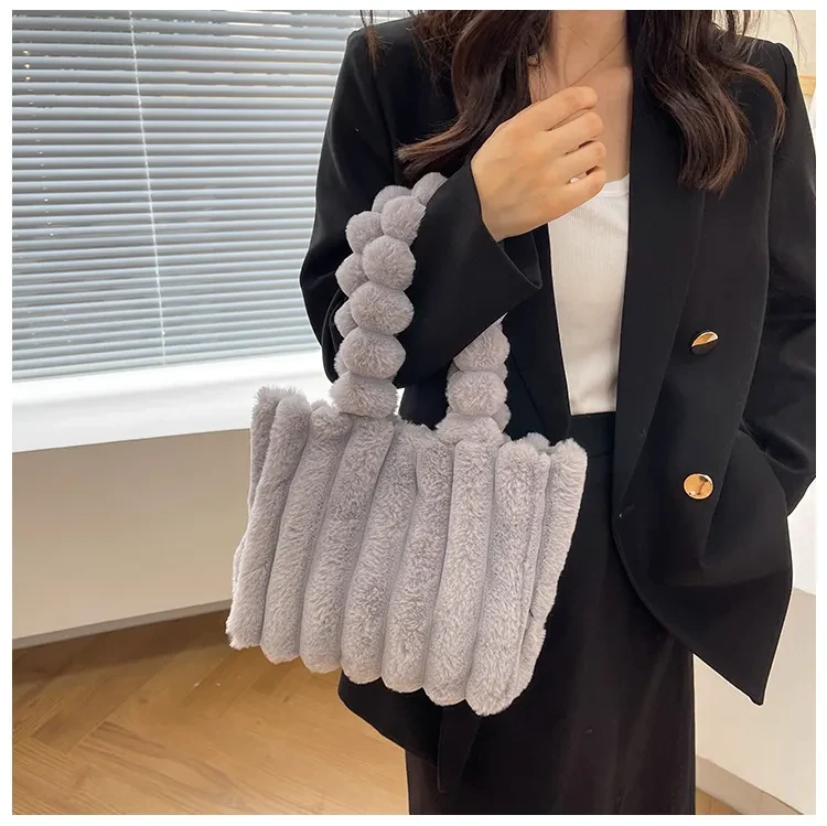 New Fashion One Shoulder Underarm Large Capacity Portable Plush Bag Women