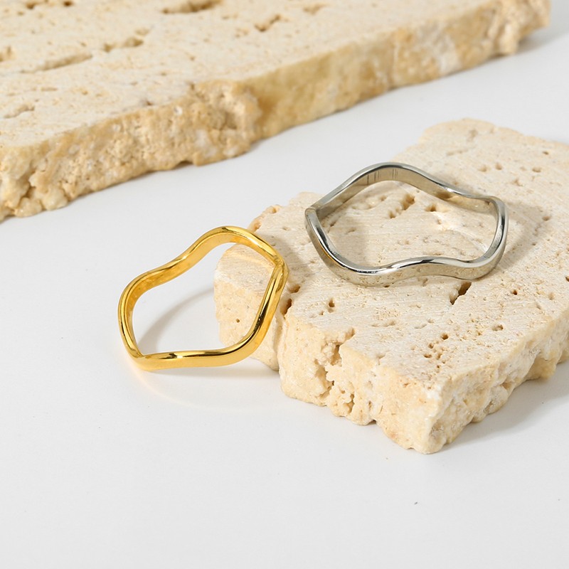 Waterproof 18k Gold Plated Stainless Steel Waved Ring