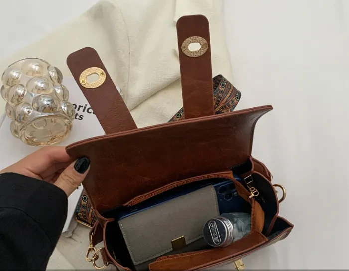 Versatile Fashion Portable Messenger Bag