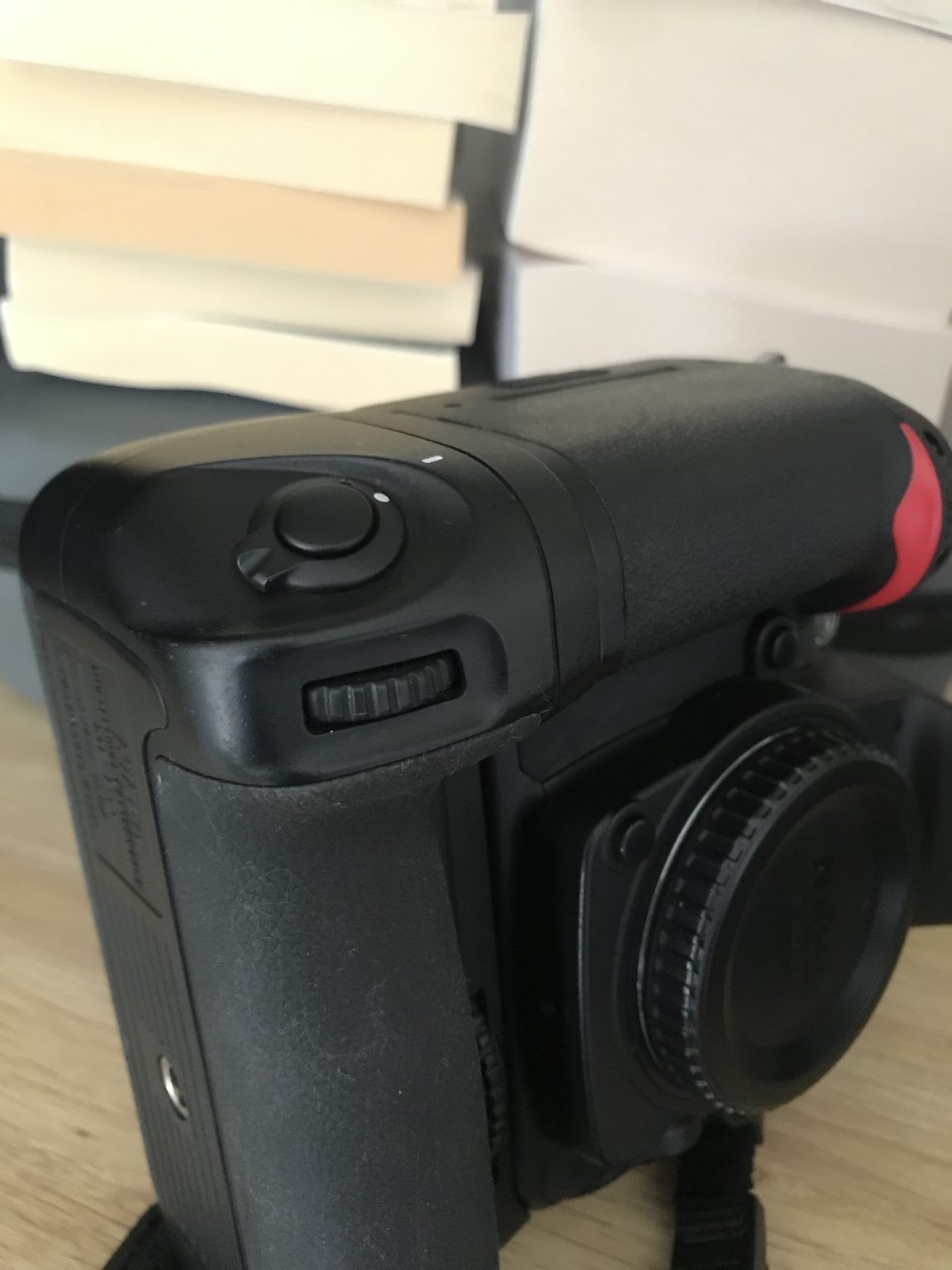 NIKON D7000 Digital Camera 16.2MP + Battery Grip + Nikon DX Lenses + Remote