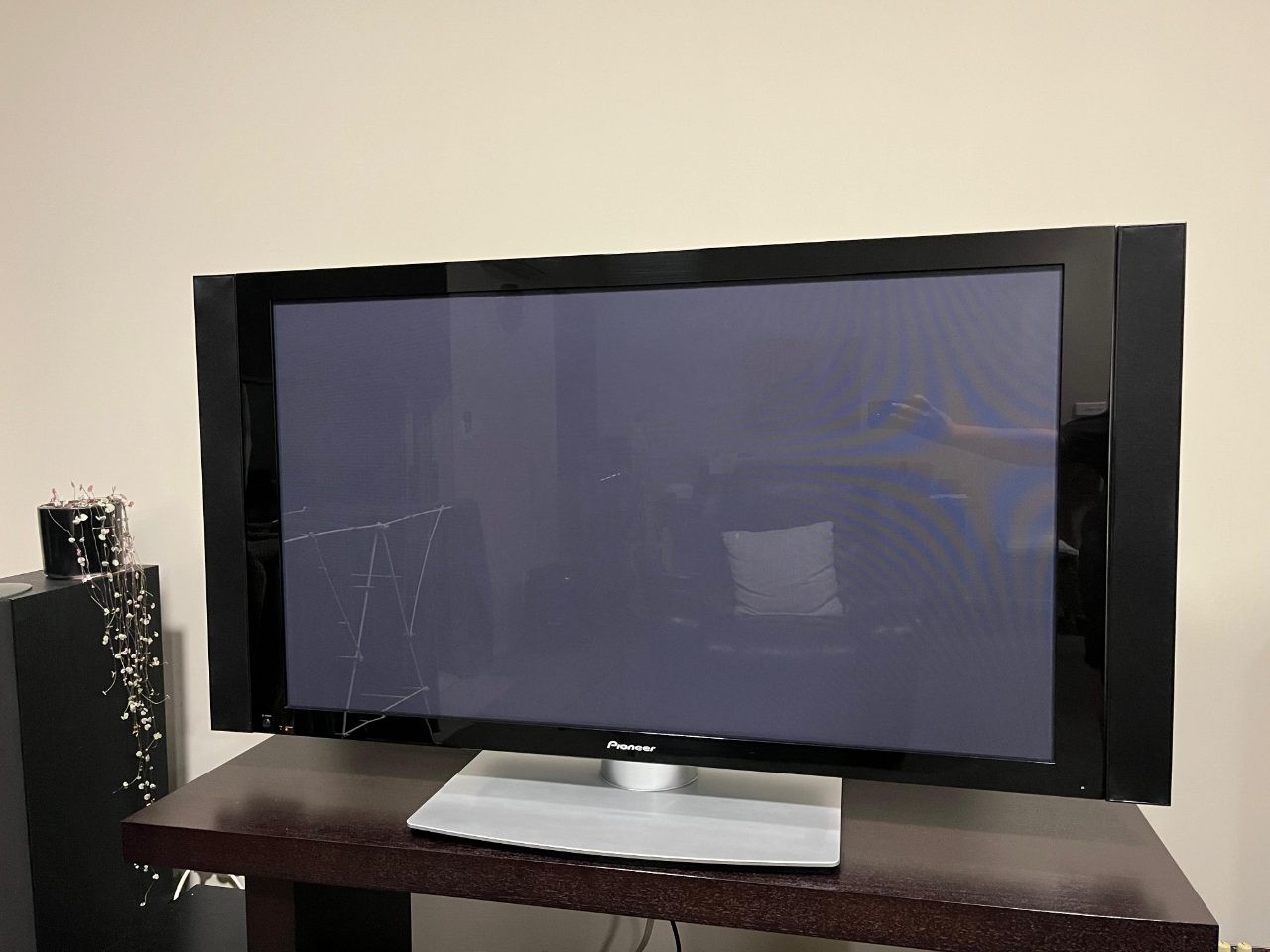 Pioneer plasma 50" TV