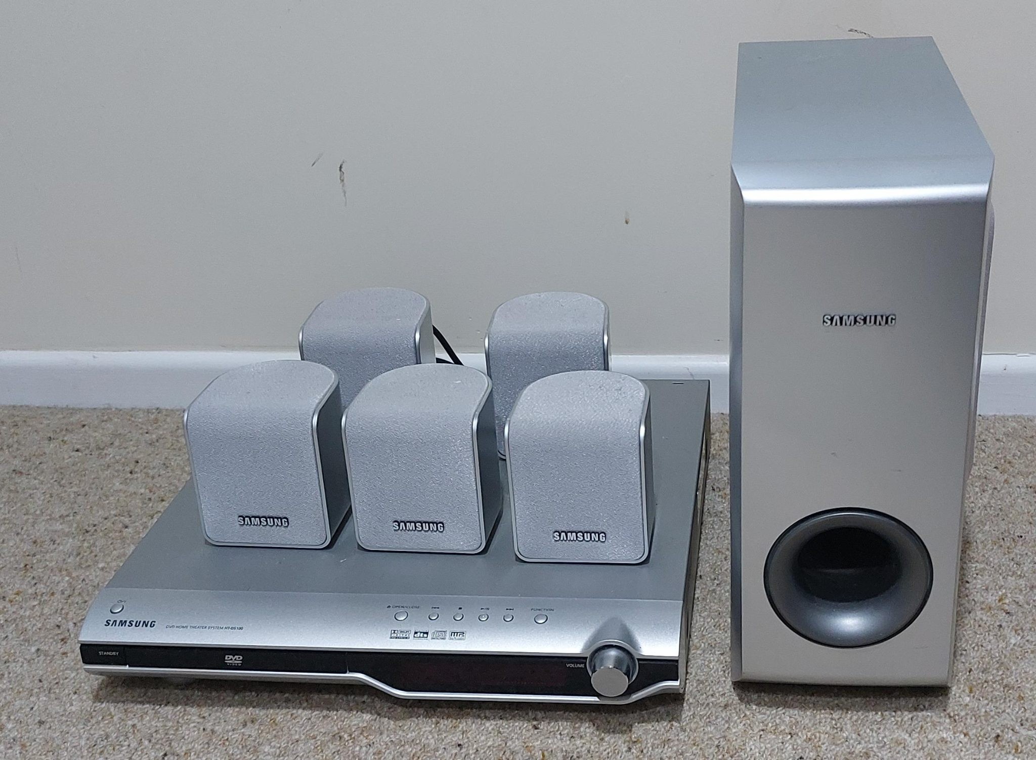 Samsung DVD Home Theater Sound System Model HT-DS100