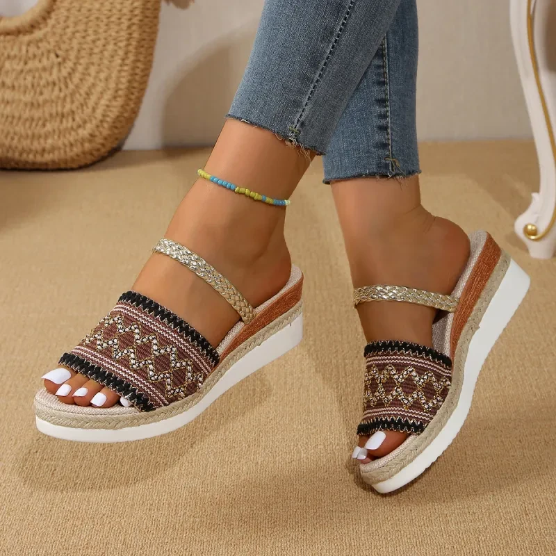New Color-blocked Wave-patterned Sandals For Women