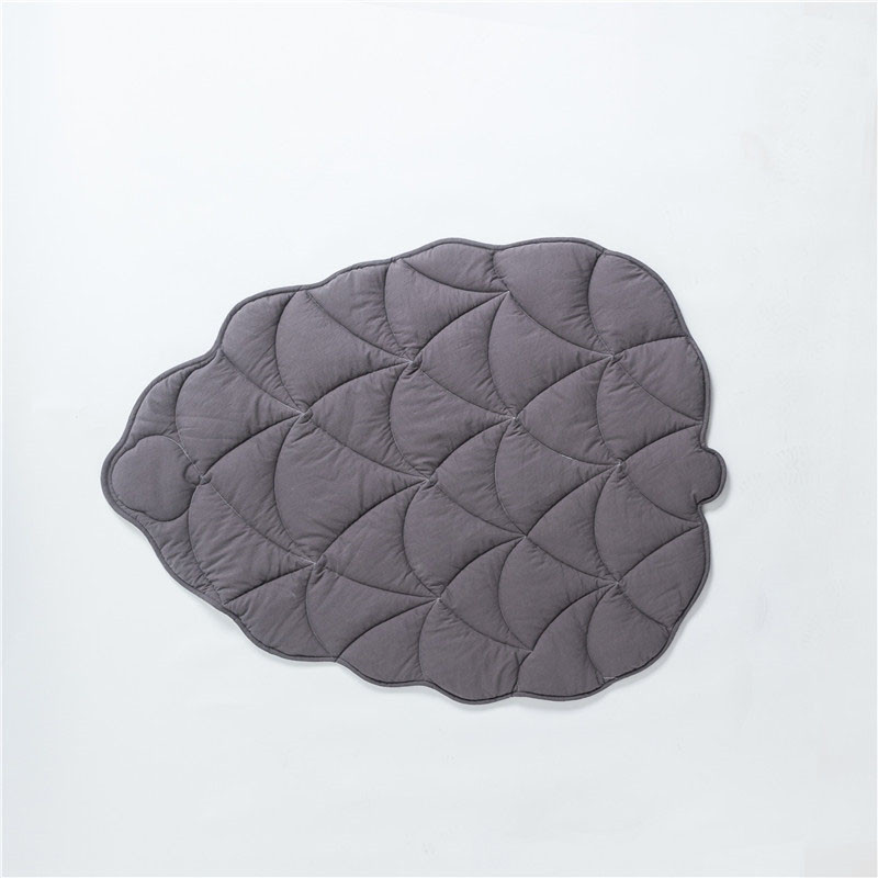 New Product Multifunctional Leaf Shaped Floor Mat Carpet Children'S Blanket