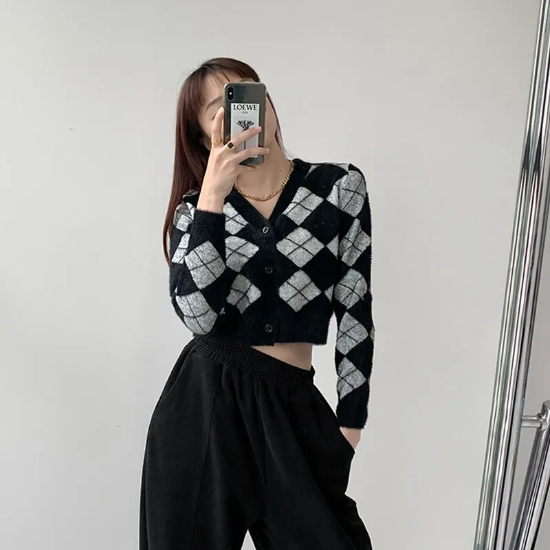 Women's Soft Waxy And Comfortable Rhombus Knitted Cardigan