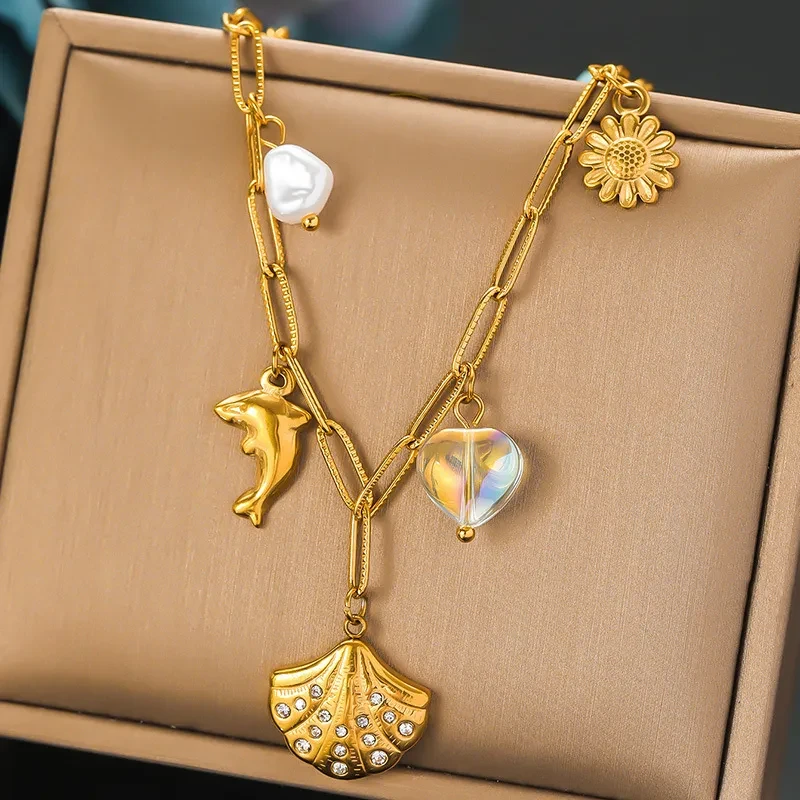 Retro Diamonds Scallop Gold-plated Dolphin Necklace