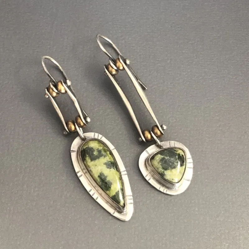 Simple Two-tone Irregular Long Eardrops