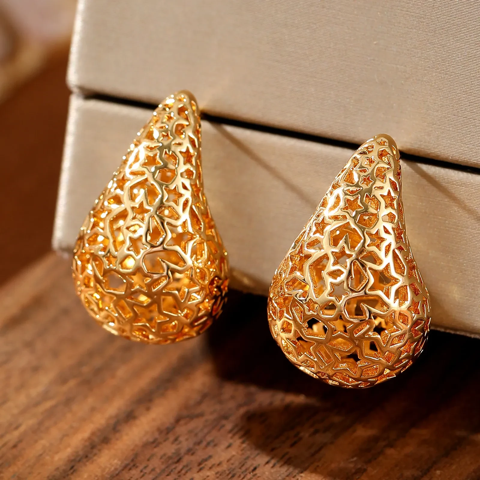 Middle-ancient Earrings Advanced Design