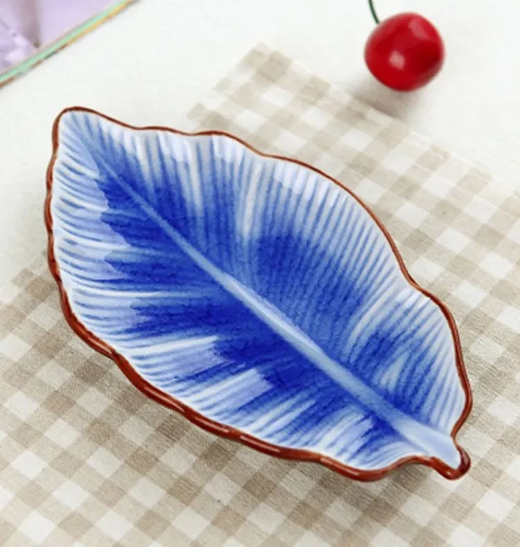 Creative Banana Leaf Shape Ceramic Plate Lovely Seasoning Dish