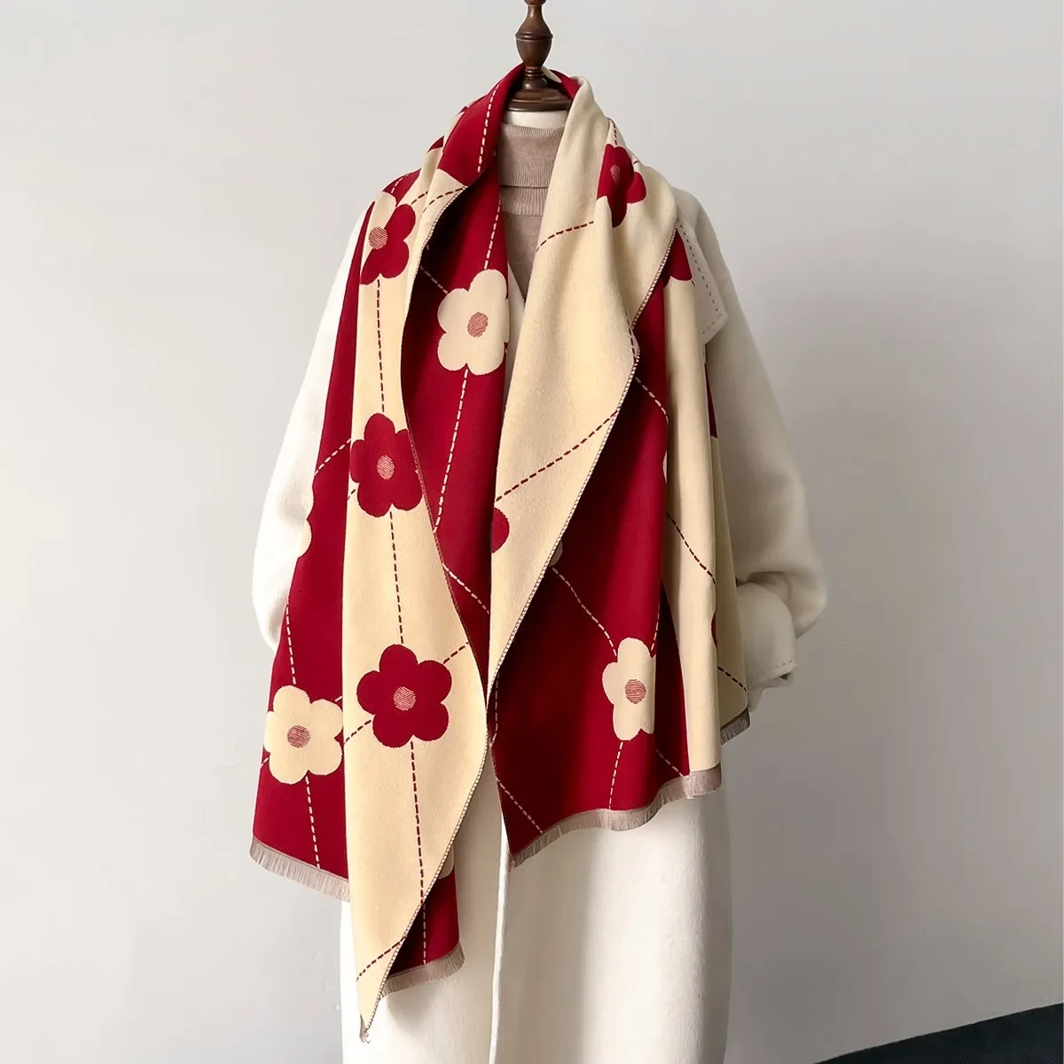 Cashmere Color Matching Line Warm Scarf Flower