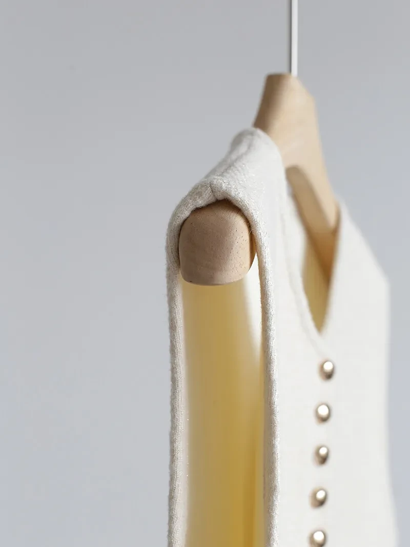 Static Luxury Old Money Style Round Neck Golden Bean Buckle Knitted Vest