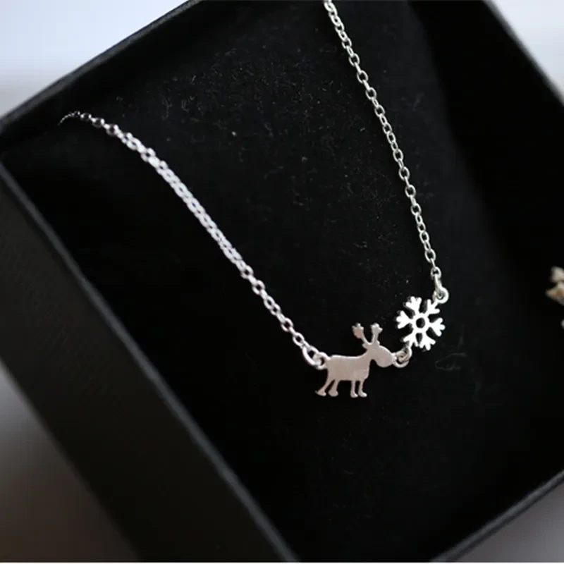 Deer Snowflake Pendant Clavicle Chain