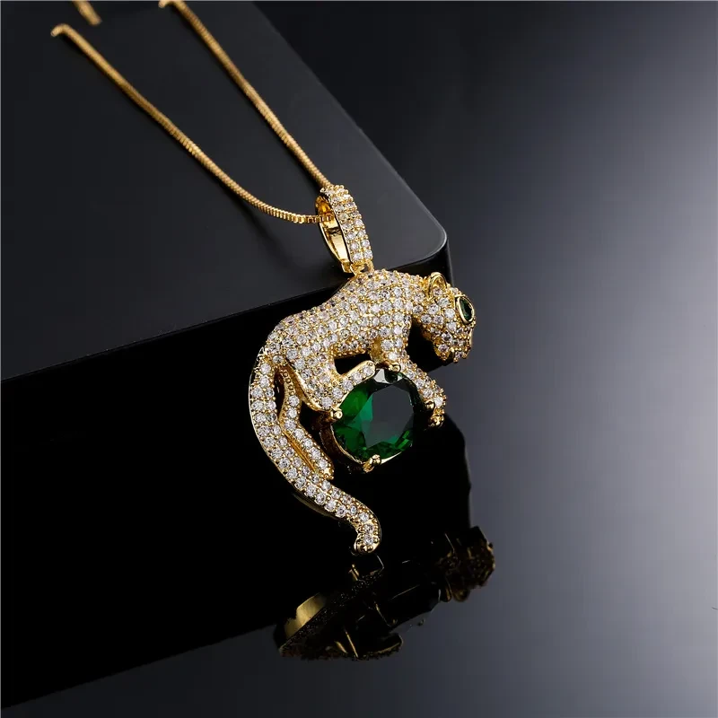 Retro Domineering Leopard Pendant Necklace