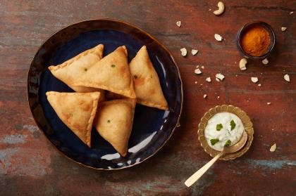 Samosa Butter Chicken Large Oven Ready