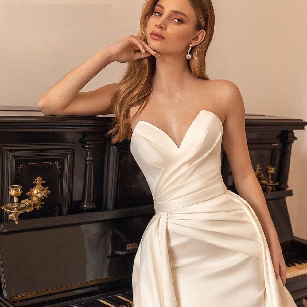 Satin Elegance: Backless High Waist Dress with Detachable Two-Way Trailing Design