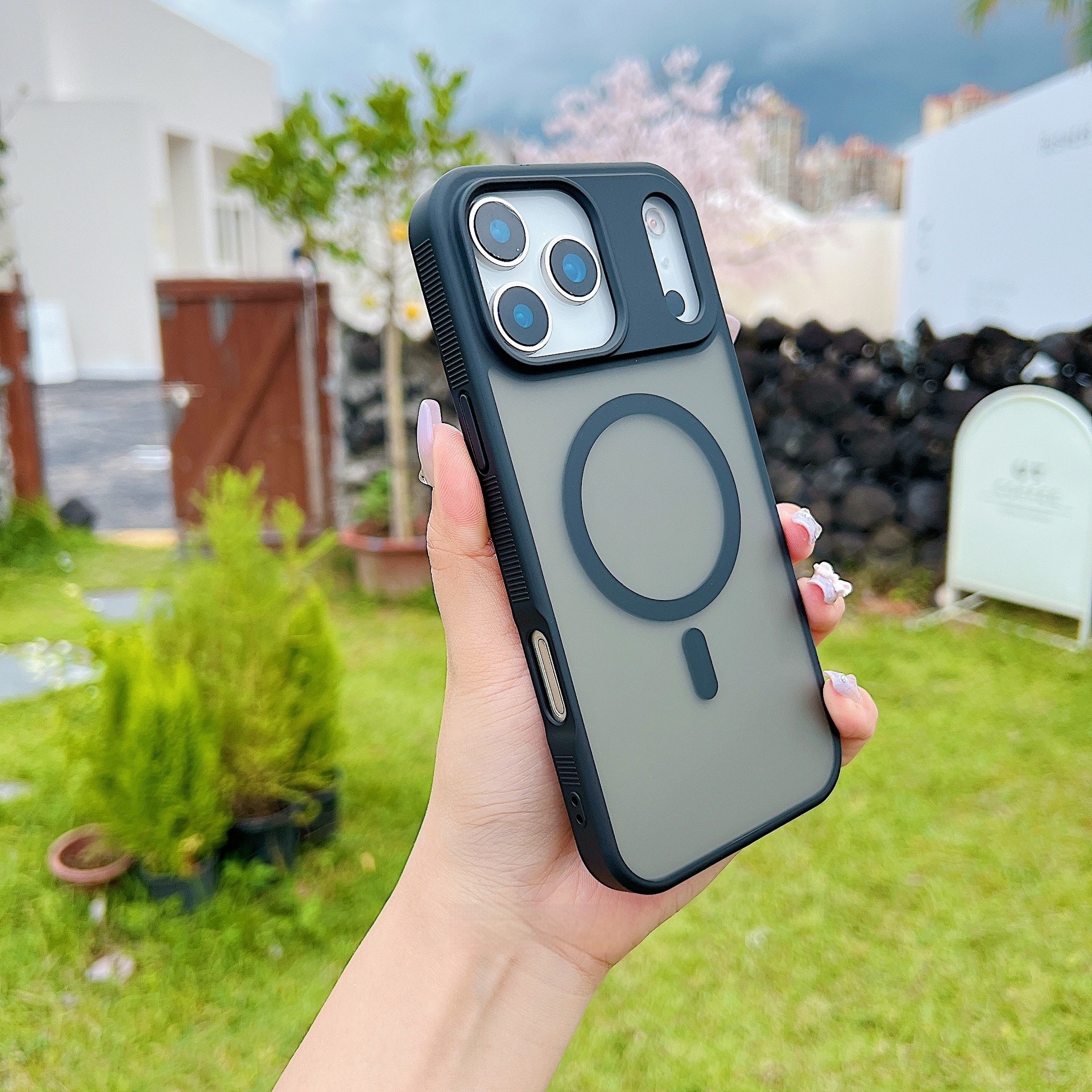 Fashion Magnetic Matte Drop-resistant Protective Cover