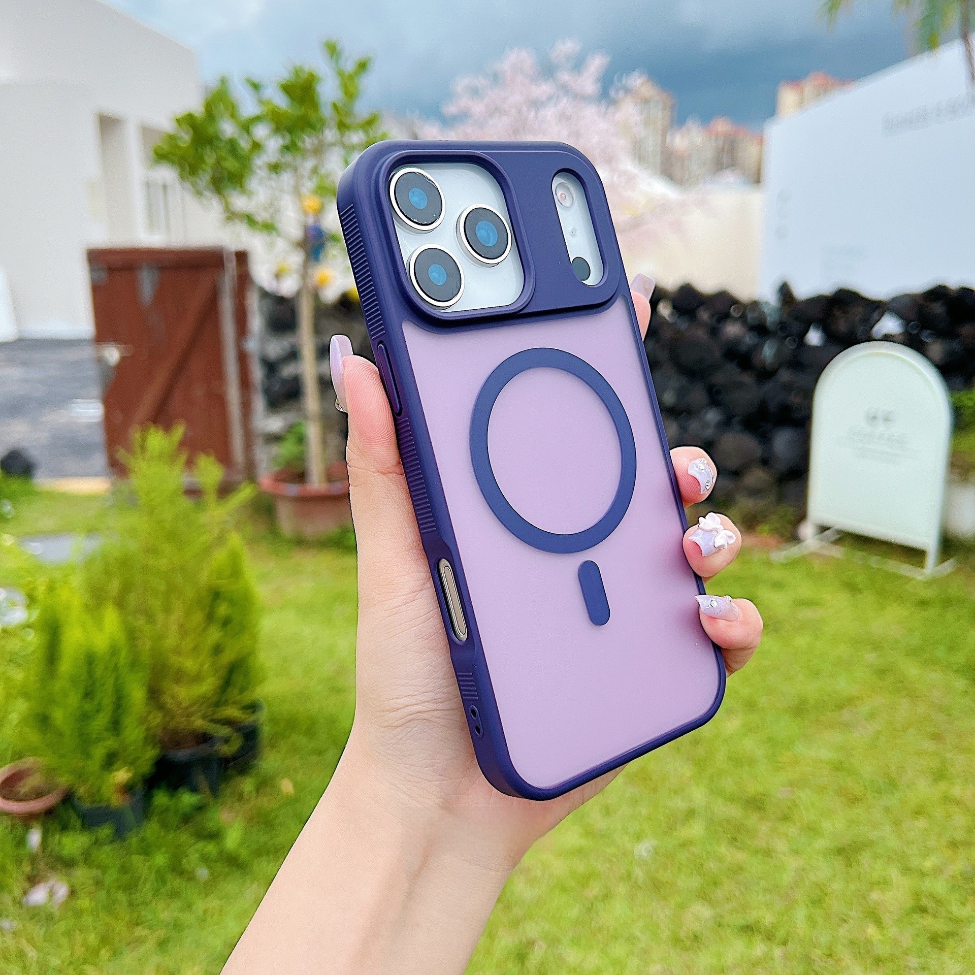 Fashion Magnetic Matte Drop-resistant Protective Cover