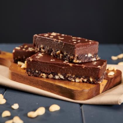 Slice Snickerlicious Gluten Free Vegan 30x20cm 15 slices