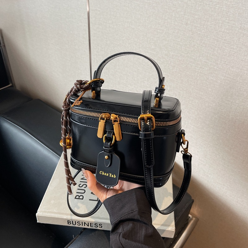 New Retro Easy Matching Shoulder Messenger Bag