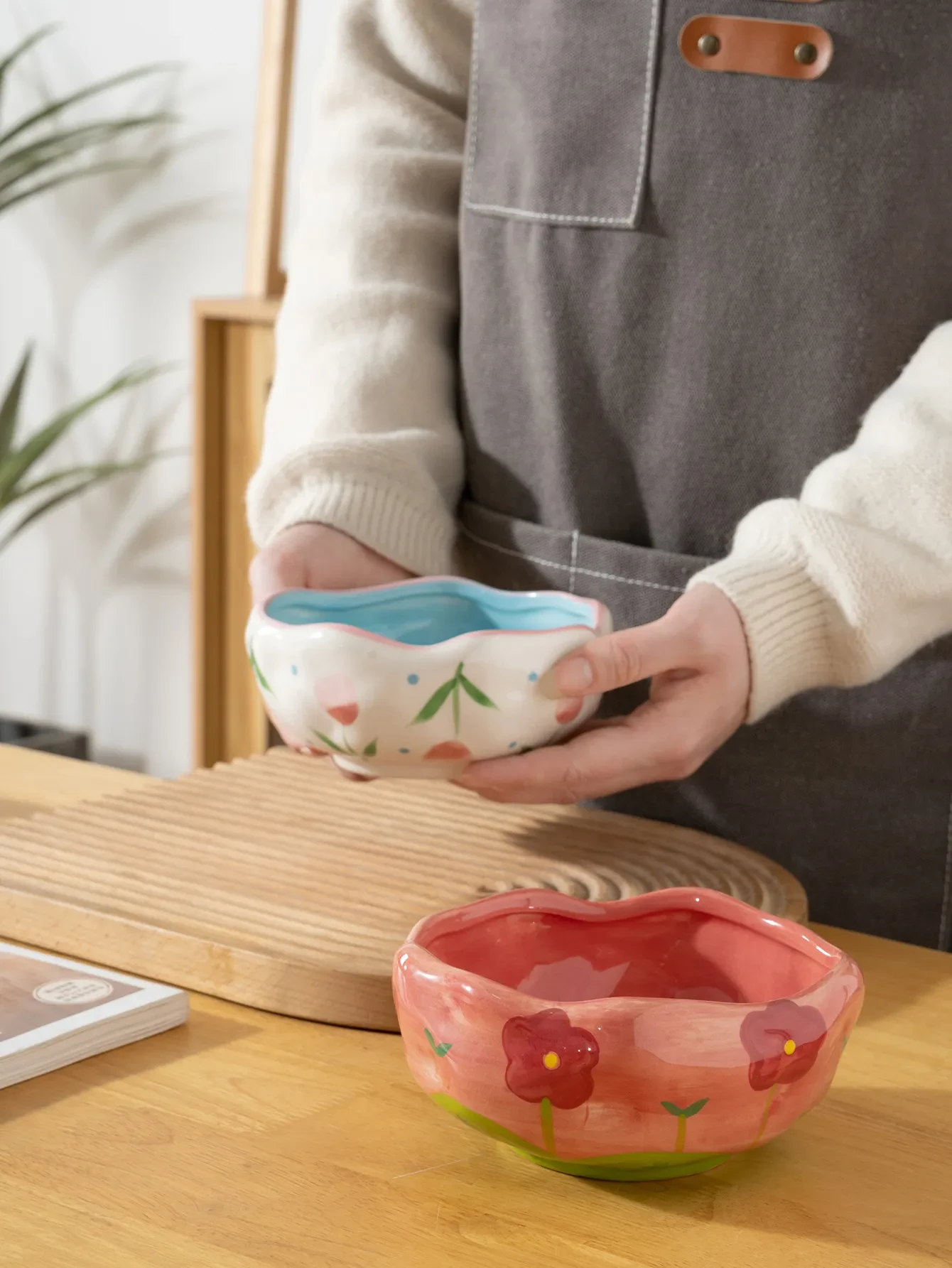 Irregular Hand Drawn Flowers Print Household Ceramic Bowl