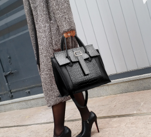 One Shoulder Diagonal Tote Bag Snake Print Women's Bag