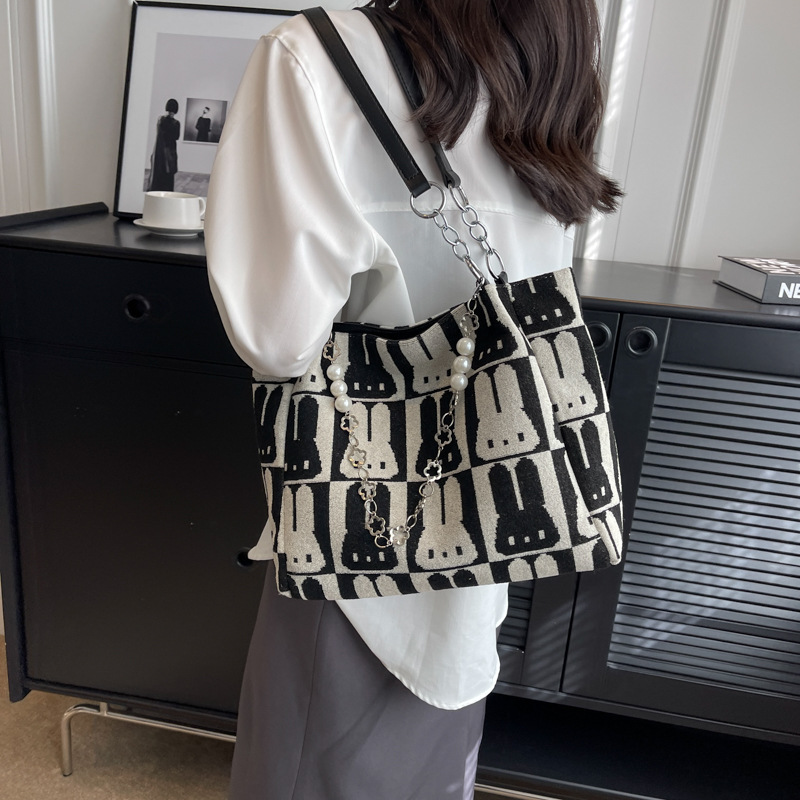 Large Capacity Western Style Shoulder Tote Bag