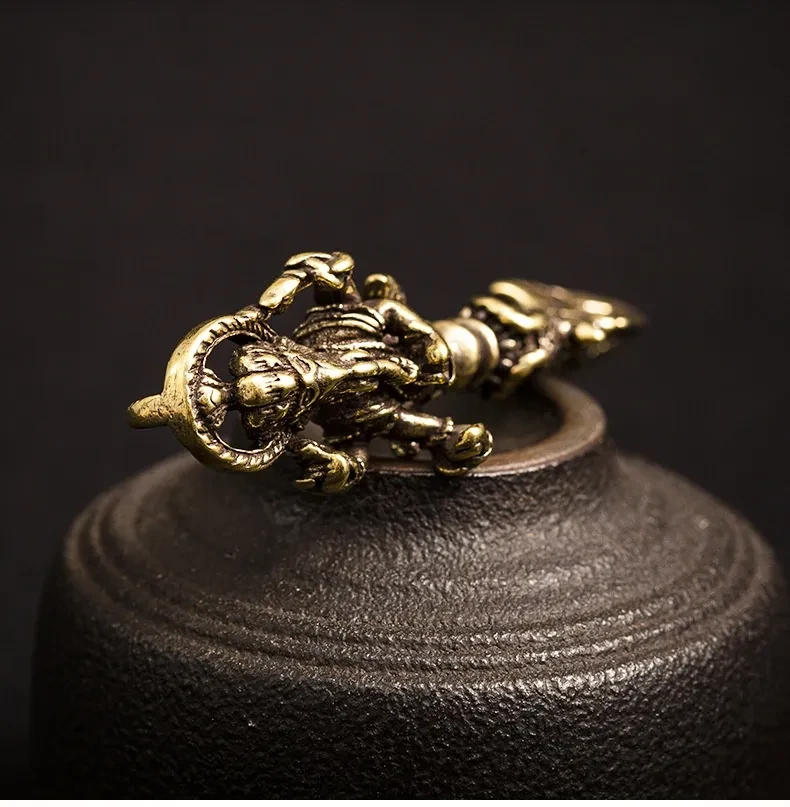 Brass Elephant God King Kong Tibetan Tantra Dharma-vessel Monster Subduing Club Vajra Keychain
