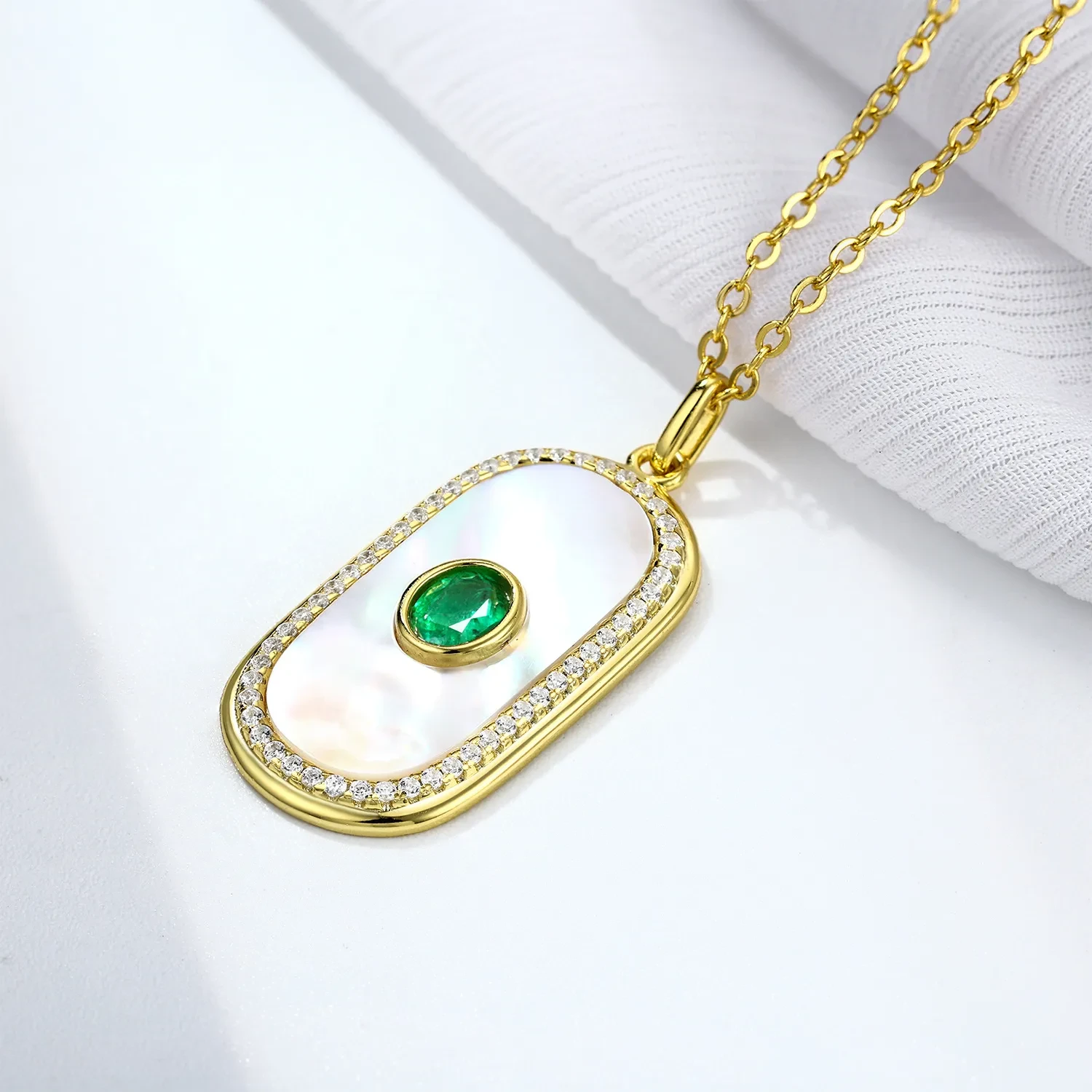 Natural Emerald Pendant S925 Silver Inlaid Fritillaria Necklace Personality Geometric Round Card Shaped Pendant