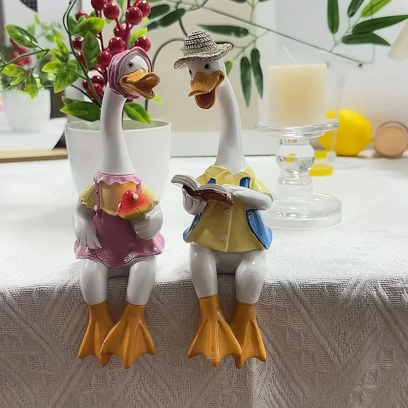 Resin Duck Couple Figurines - Decorative Hand